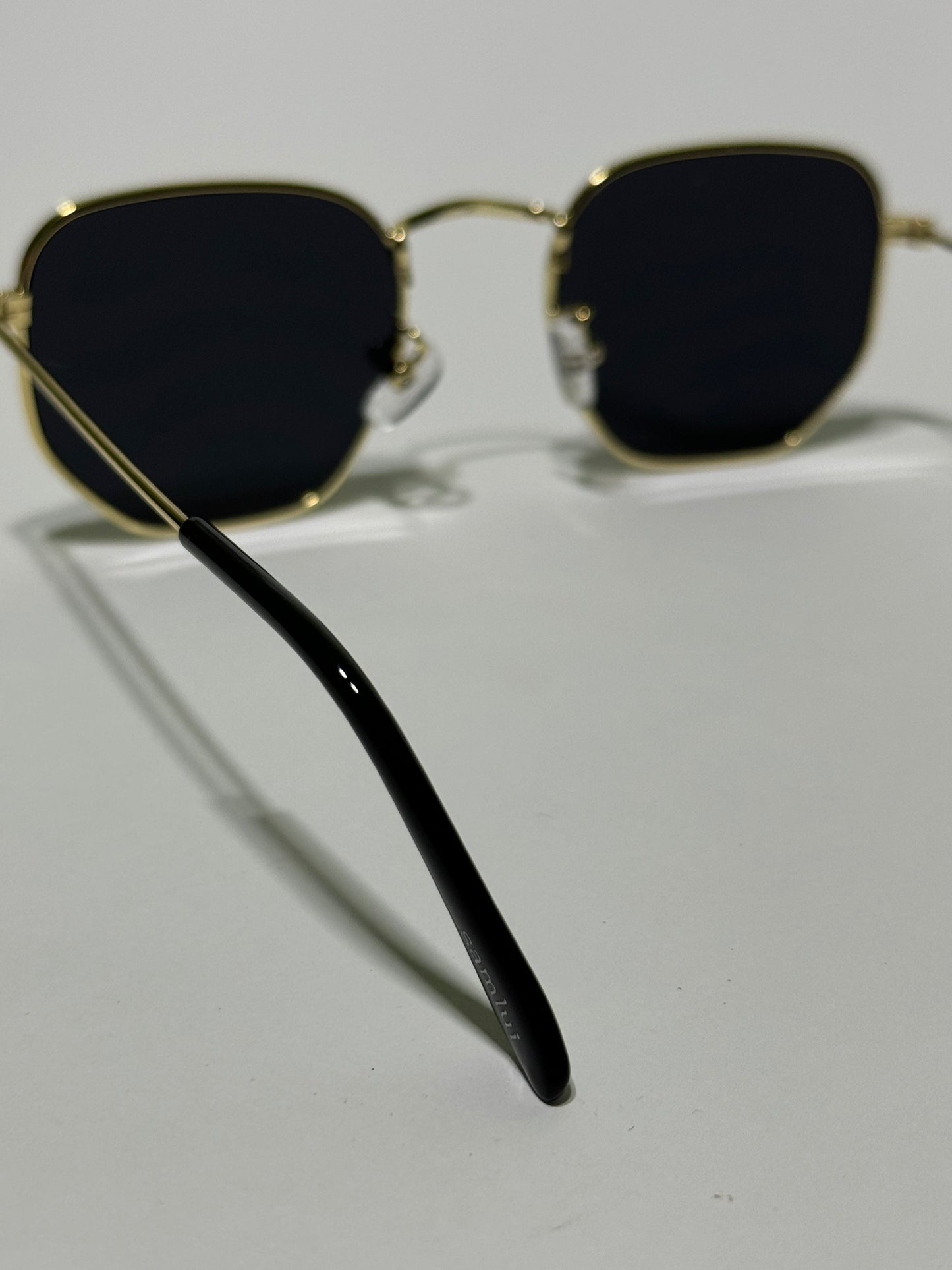 Óculos de sol - Elise Dourado